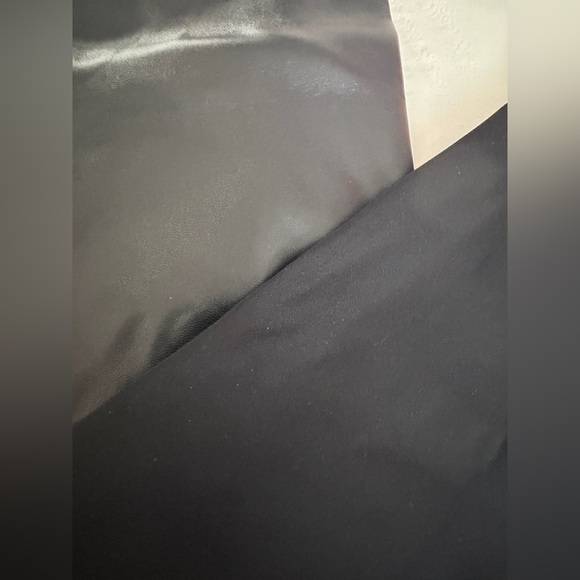 Victoria’s Secret Victoria Sport Sport Black Faux Leather Leggings size Large - Picture 2 of 8